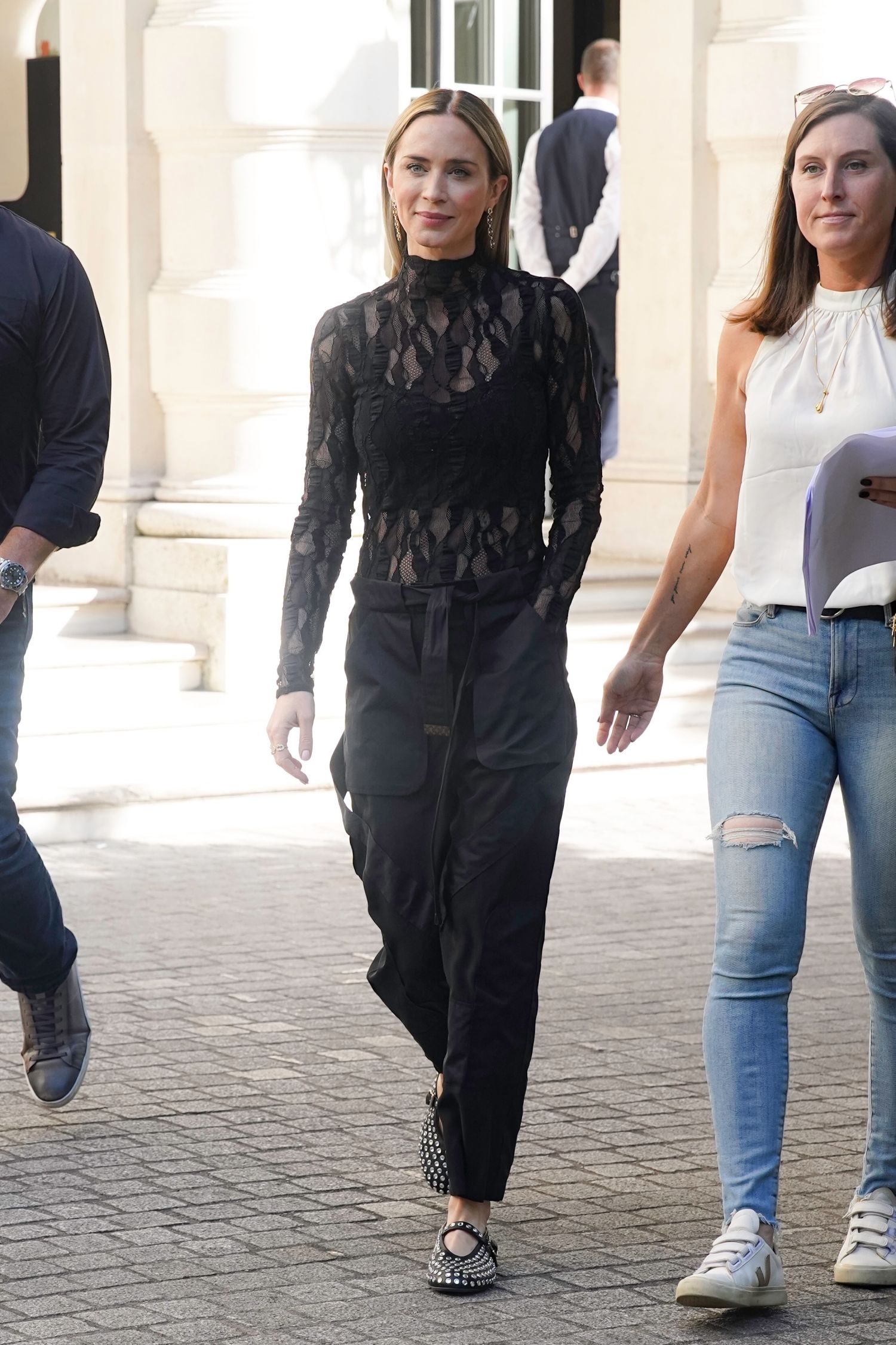 Outside_her_hotel_in_Paris_-_June_11.jpg