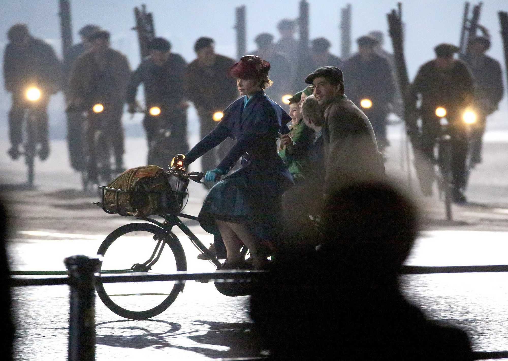 Filming_in_London_-_April_12C_2017-12.jpg