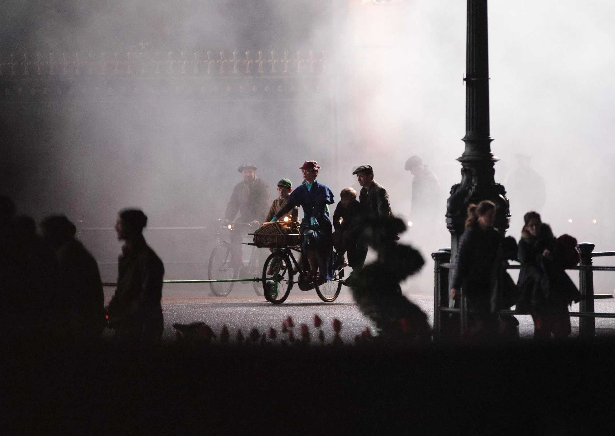 Filming_in_London_-_April_12C_2017-16.jpg