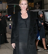 Emily_Blunt_-_Arriving_at_The_Late_Show_with_Stephen_Colbert_in_New_York_on_March_29-02.jpg