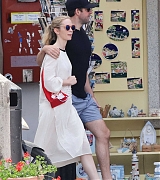 Emily_Blunt_-_In_Tuscany2C_Italy_on_June_7-07.jpg