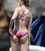 Emily_Blunt_-_In_a_yacht_in_Tuscany2C_Italy_on_June_7-07.jpg