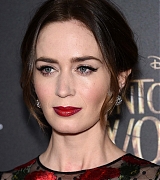 EmilyBlunt Arrives Into The Woods World Premiere - December 8