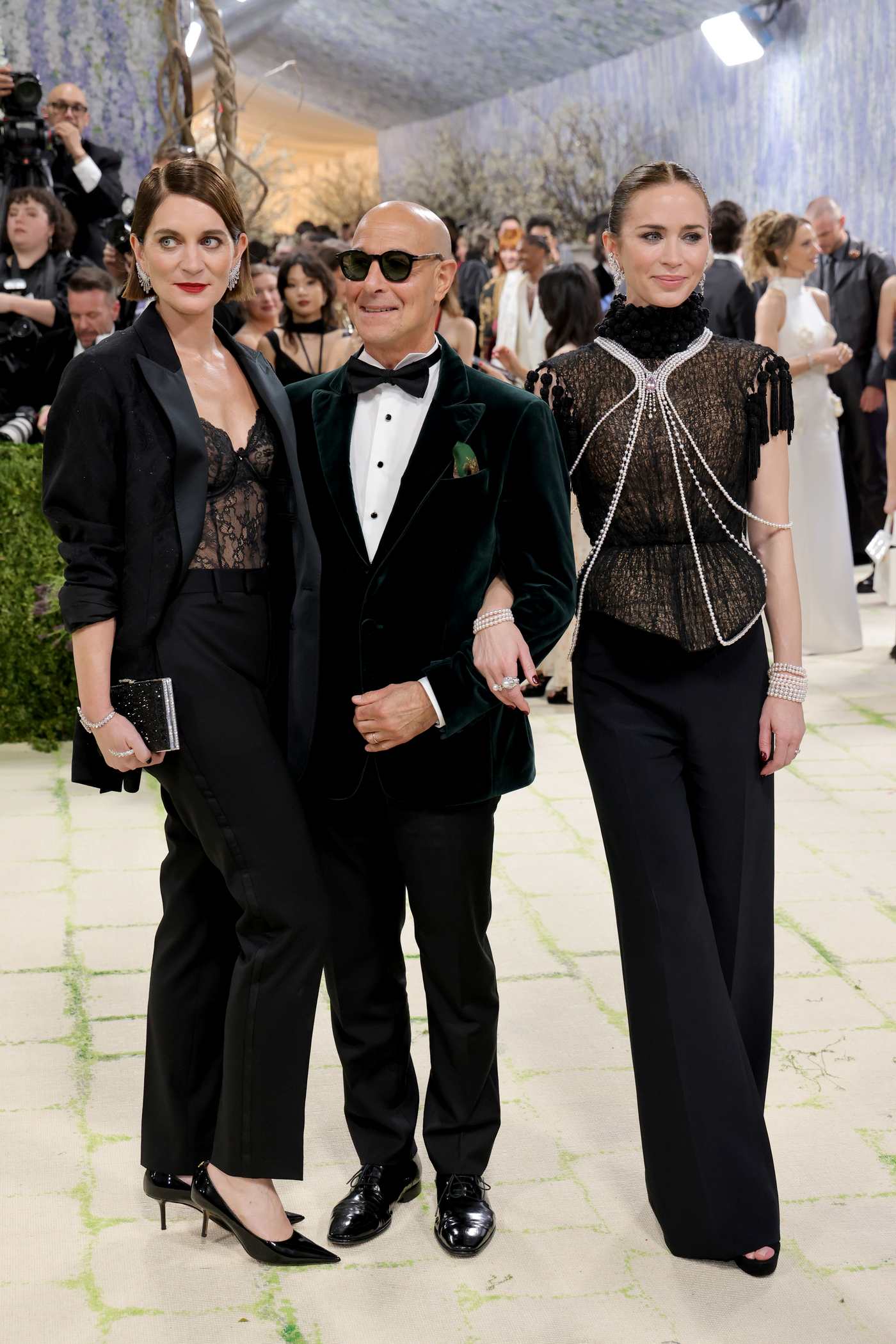 Emily_Blunt_-_2026_Met_Gala_Celebrating_Costume_Art_at_the_Metropolitan_Museum_of_Art__May_42C_2026_00010.jpg