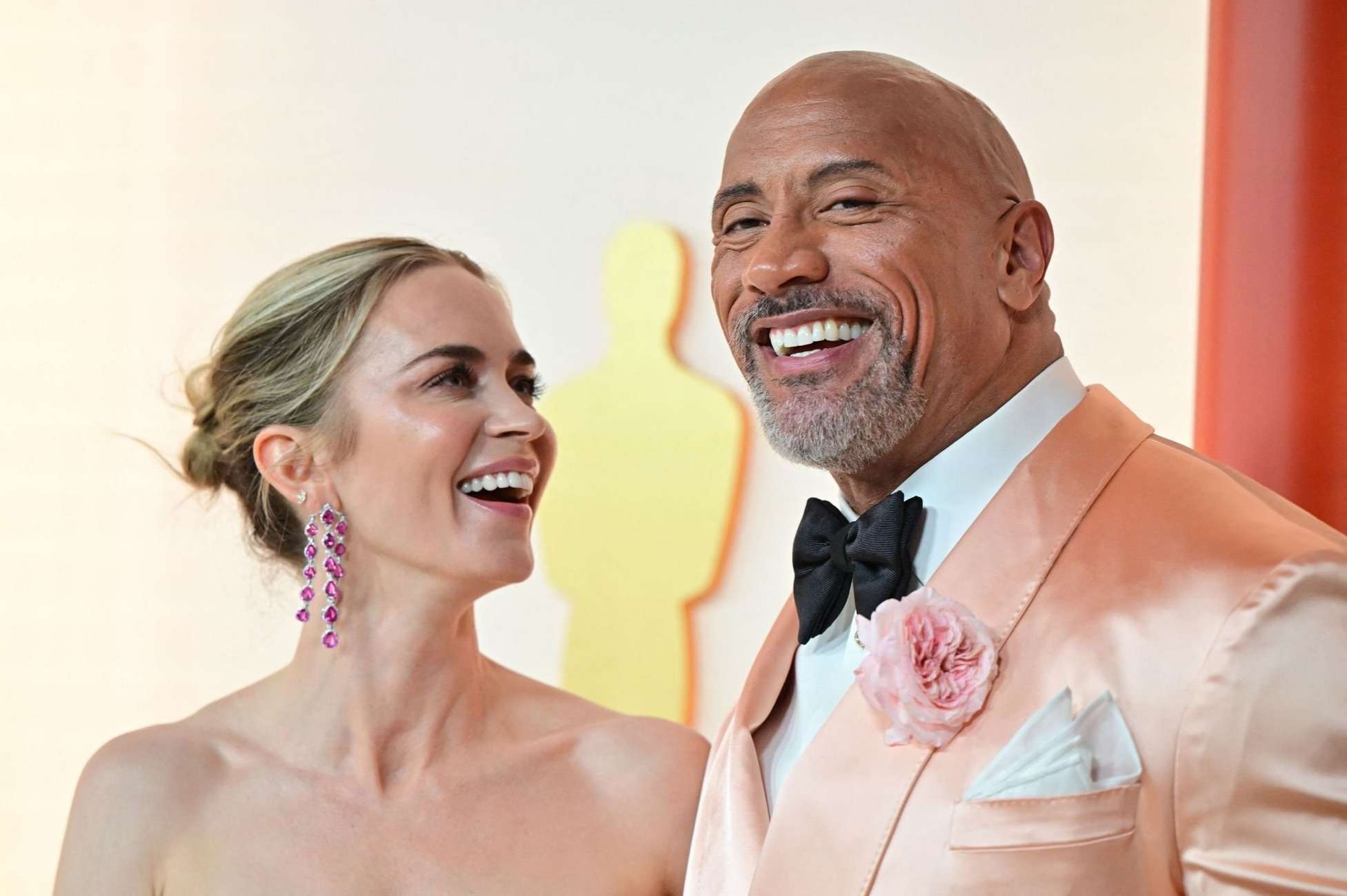 Emily_Blunt_-_95th_Annual_Academy_Awards_at_Dolby_Theatre_in_Los_Angeles_-_March_122C_202334.jpg