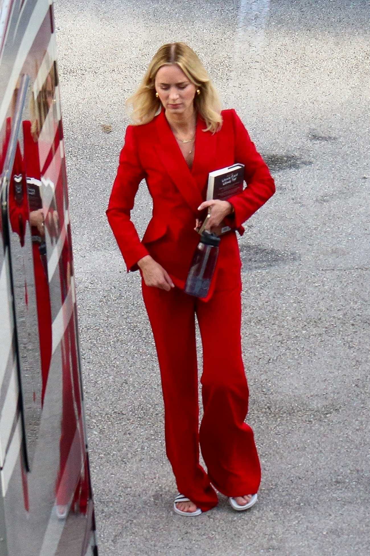 Emily_Blunt_-_Seen_on_the_set_of__The_Pain_Hustlers__filming_in_Miami2C_August_292C_202202.jpg