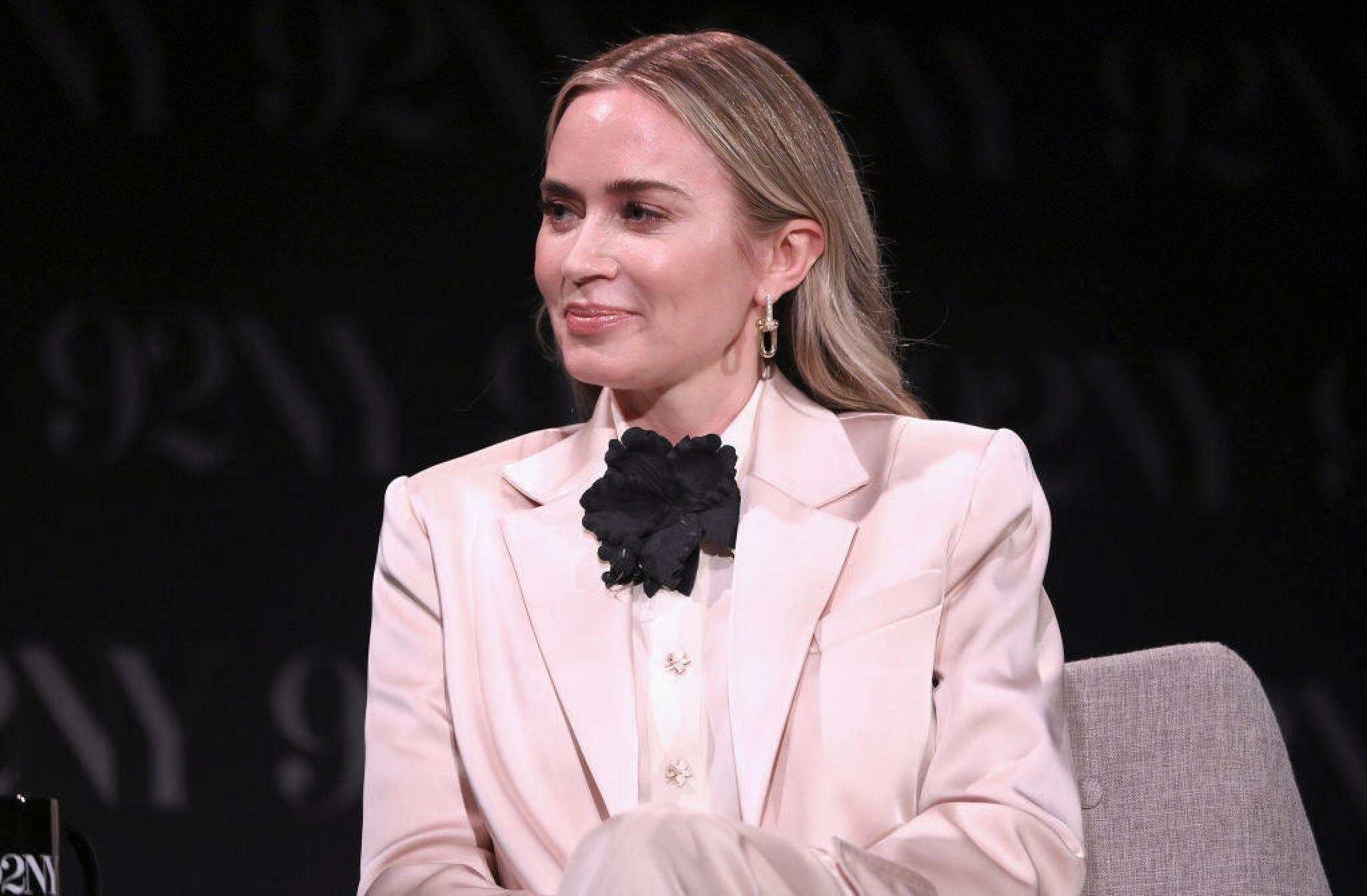 Emily_Blunt_-__Oppenheimer__discussion_at_92NY_in_New_York_-_February_62C_2024_10.jpg