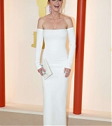 Emily_Blunt_-_95th_Annual_Academy_Awards_at_Dolby_Theatre_in_Los_Angeles_-_March_122C_202350.jpg