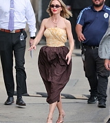 Emily_Blunt_arrives_at__Jimmy_Kimmel_Live21__-_May_263.jpg