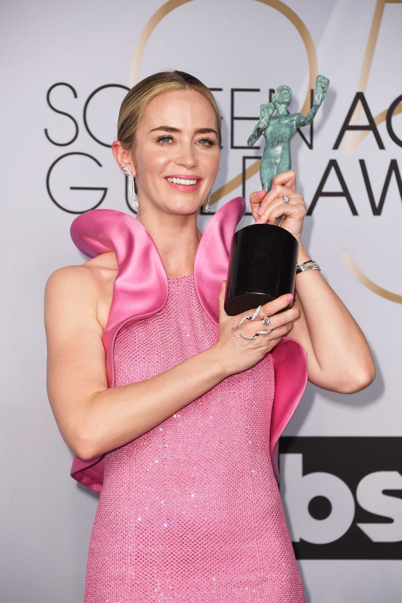 Emily_Blunt_-_25th_Annual_Screen_Actors_Guild_Awards_Pressroom_in_Los_Angeles_01272019-10.jpg