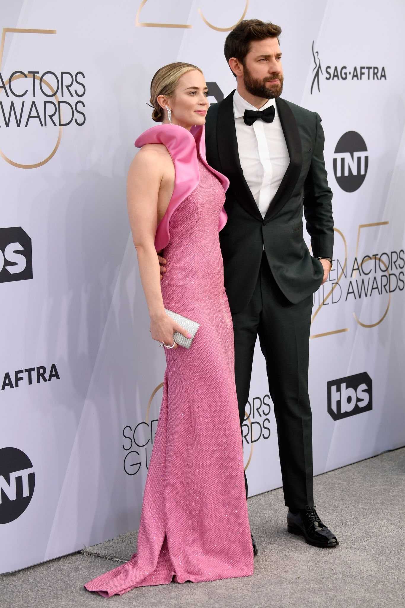 Emily_Blunt_-_25th_Annual_Screen_Actors_Guild_Awards_in_Los_Angeles_01272019-08~0.jpg