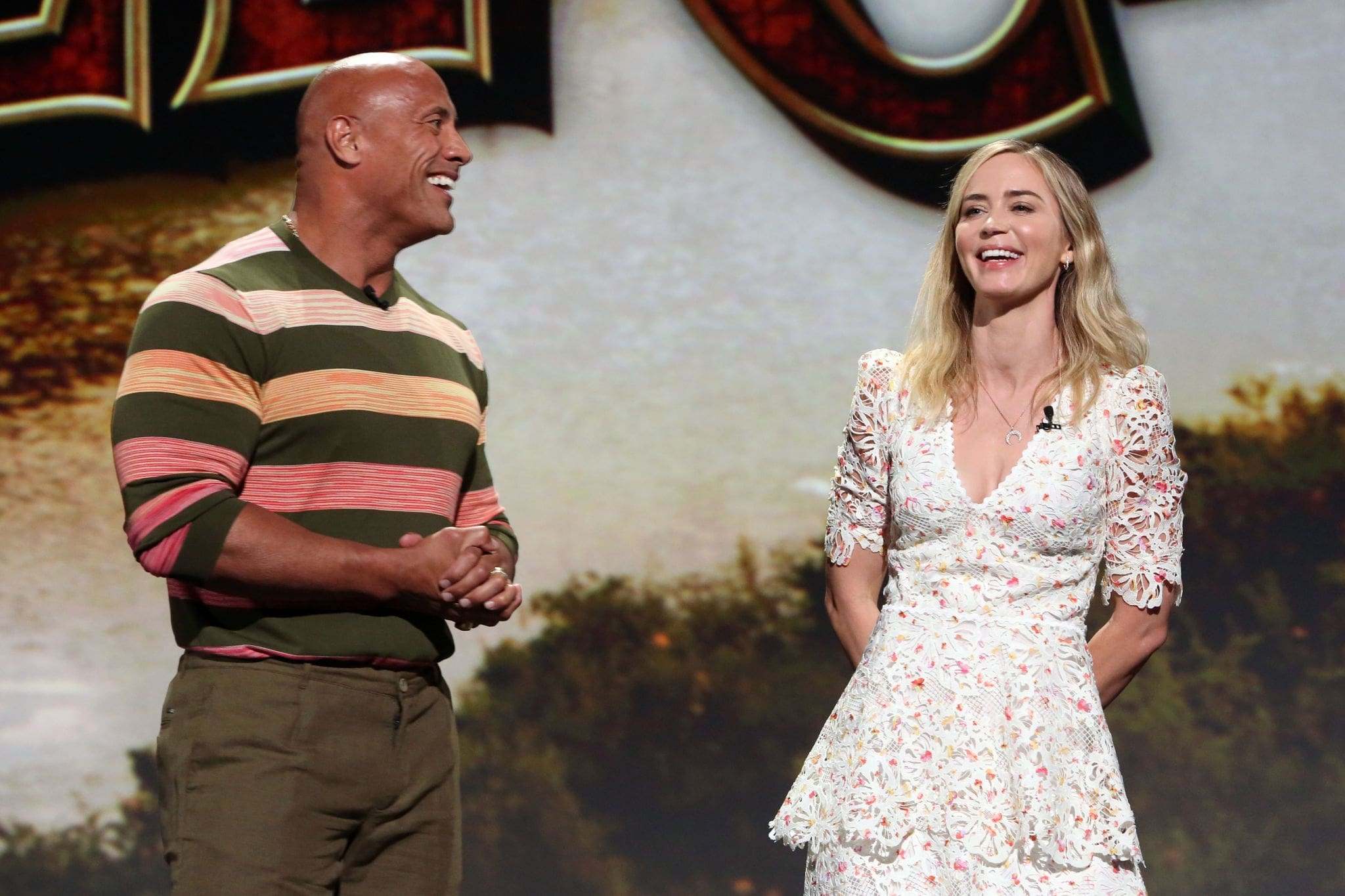 Emily_Blunt_-_D23_Expo_in_Anaheim2C_CA_August_242C_2019-11.jpg