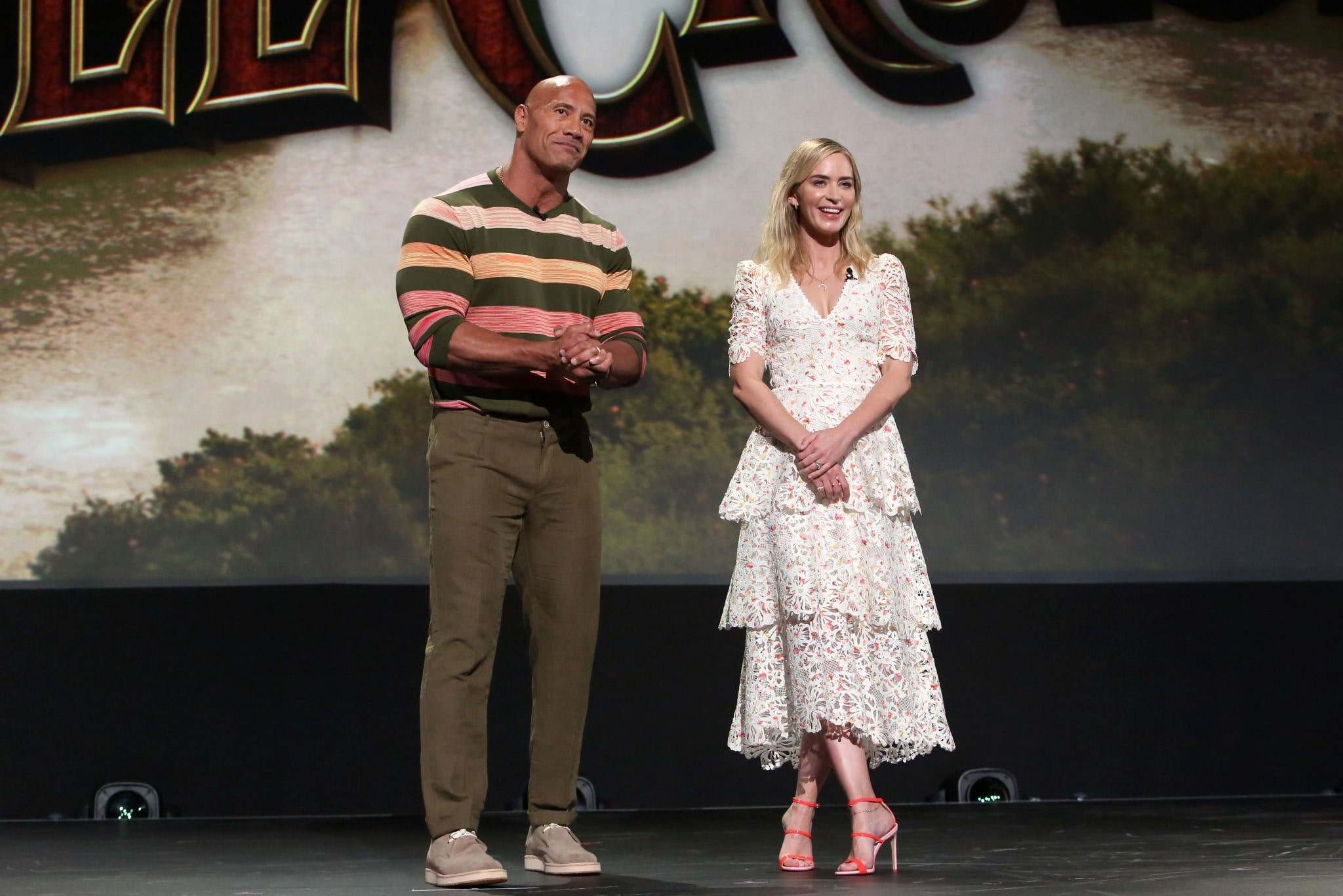 Emily_Blunt_-_D23_Expo_in_Anaheim2C_CA_August_242C_2019-13.jpg