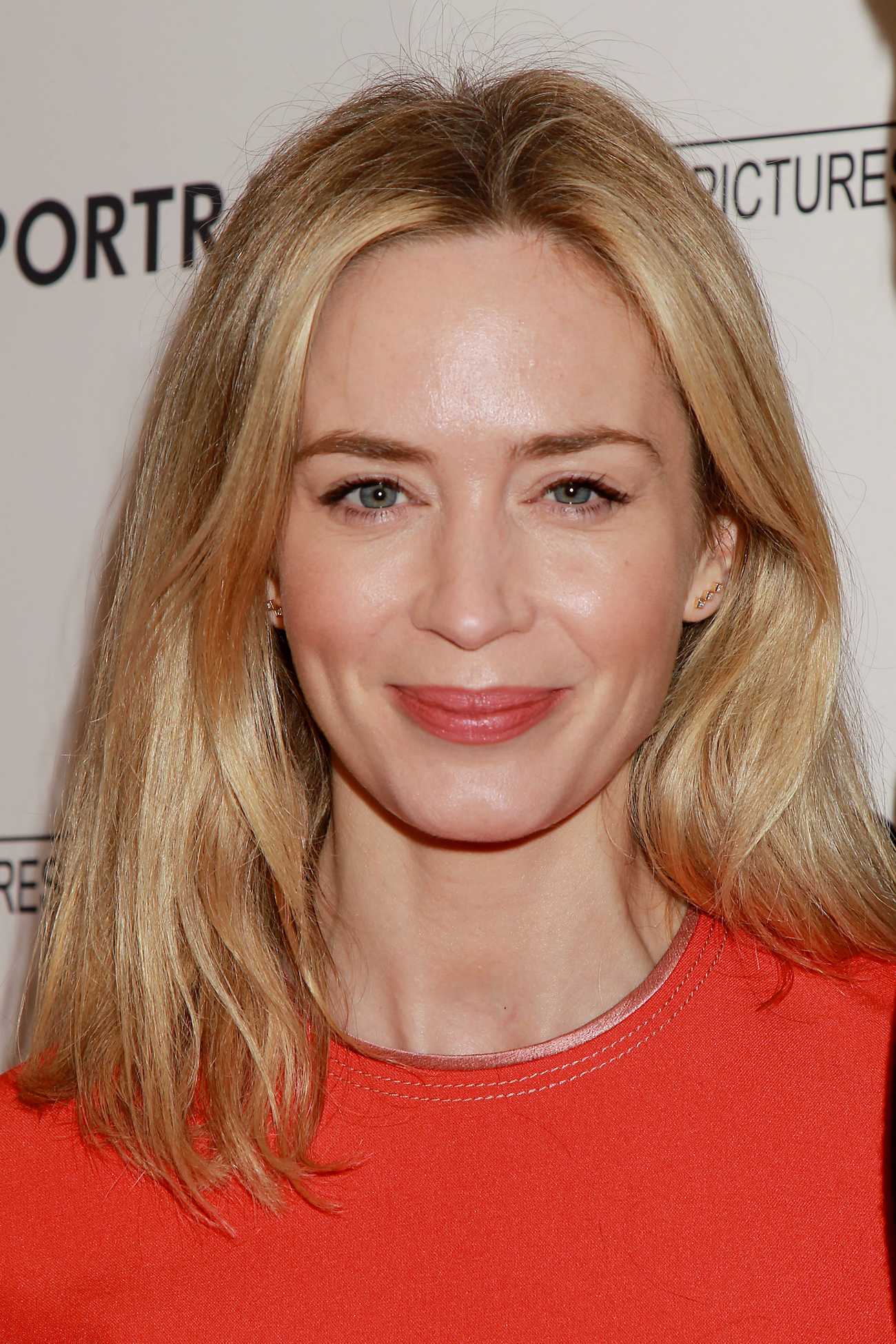 Emily_Blunt_-_Final_Portrait_Screening_at_Guggenheim_Museim_in_New_York_City_March_22_2018-01.jpg