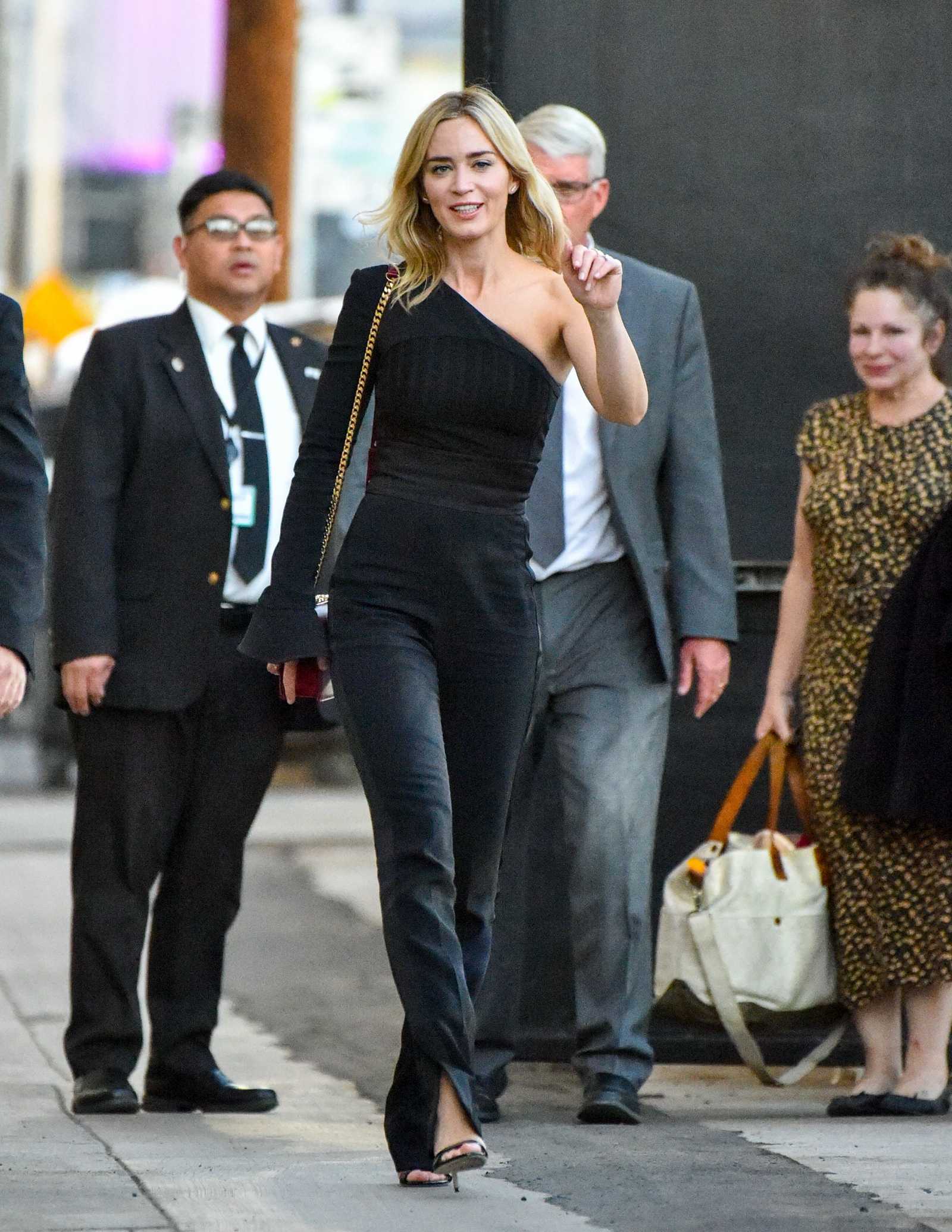 Emily_Blunt_-_Outside__Jimmy_Kimmel_Live__in_LA_November_142C_2018-05.JPG
