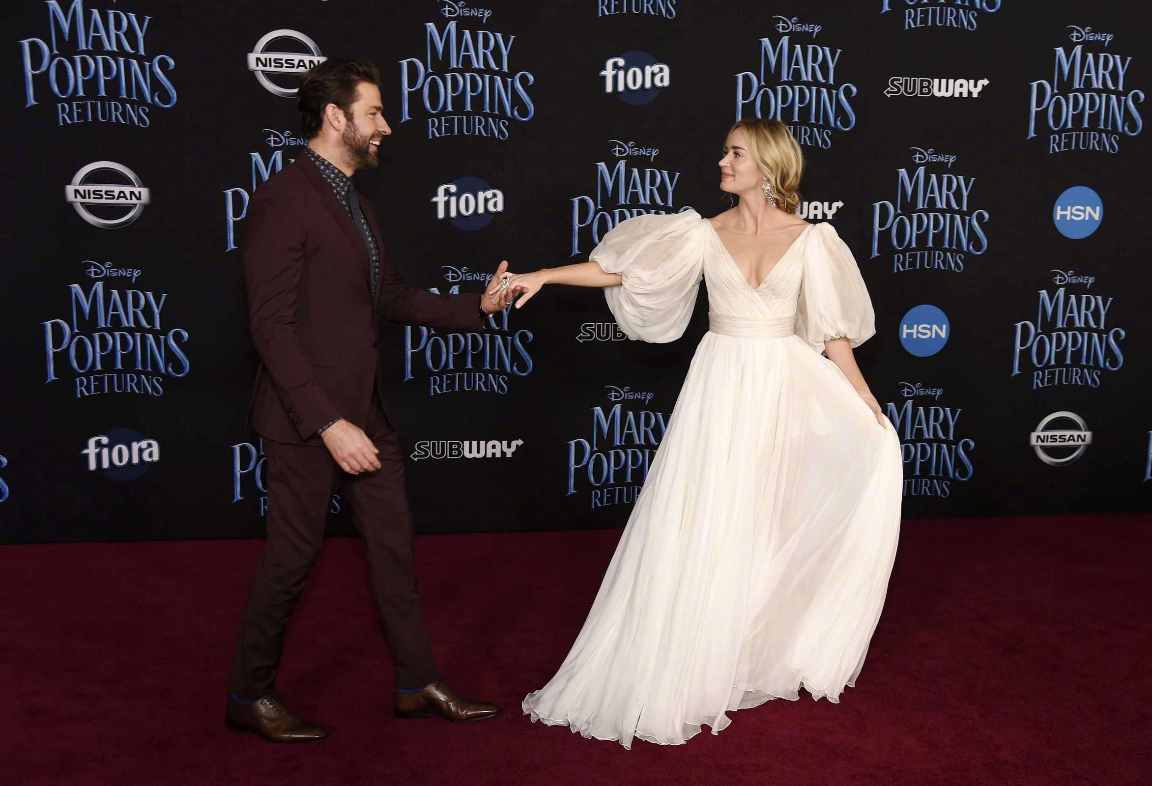 Emily_Blunt_-_World_Premiere_of_Disney_s_Mary_Poppins_Returns__in_Hollywood_11292018-08.jpg