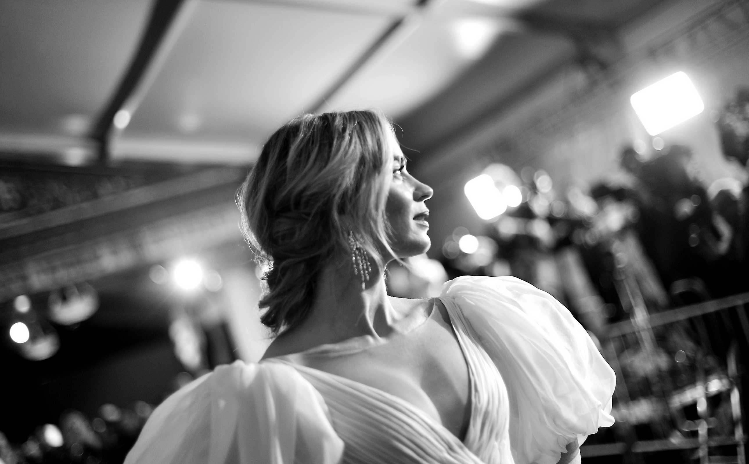 Emily_Blunt_-_World_Premiere_of_Disney_s_Mary_Poppins_Returns__in_Hollywood_11292018-15.jpg