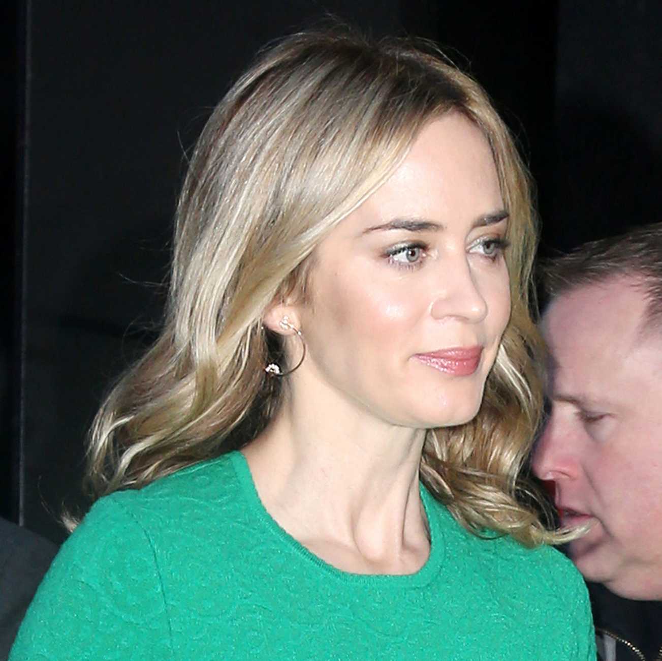 Emily_Blunt_-__Good_Morning_America__in_New_York__12172018-04.jpg