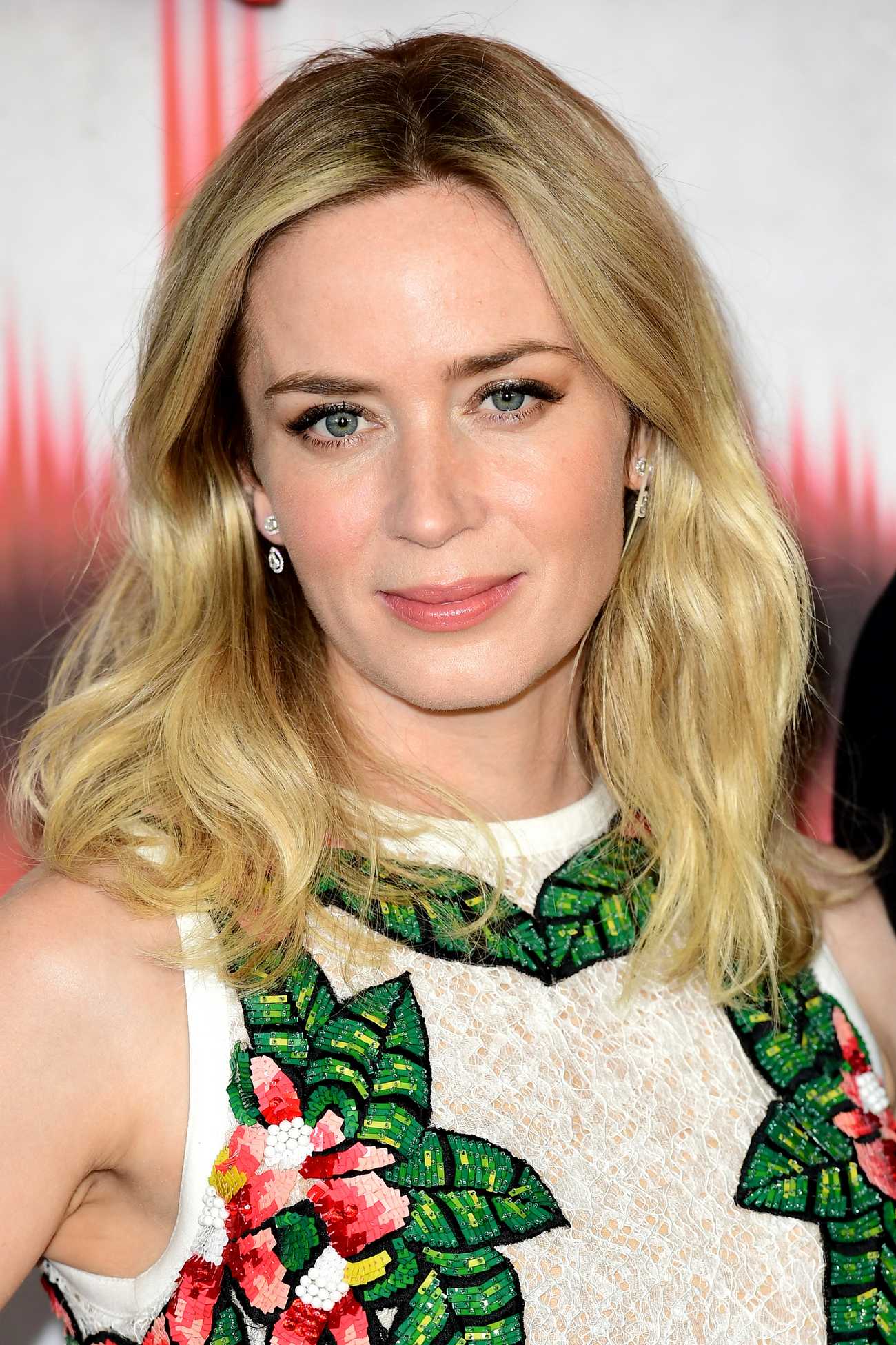Emily_Blunt__A_Quiet_Place__film_screening2C_London2C_UK_on_April_5-02.jpg