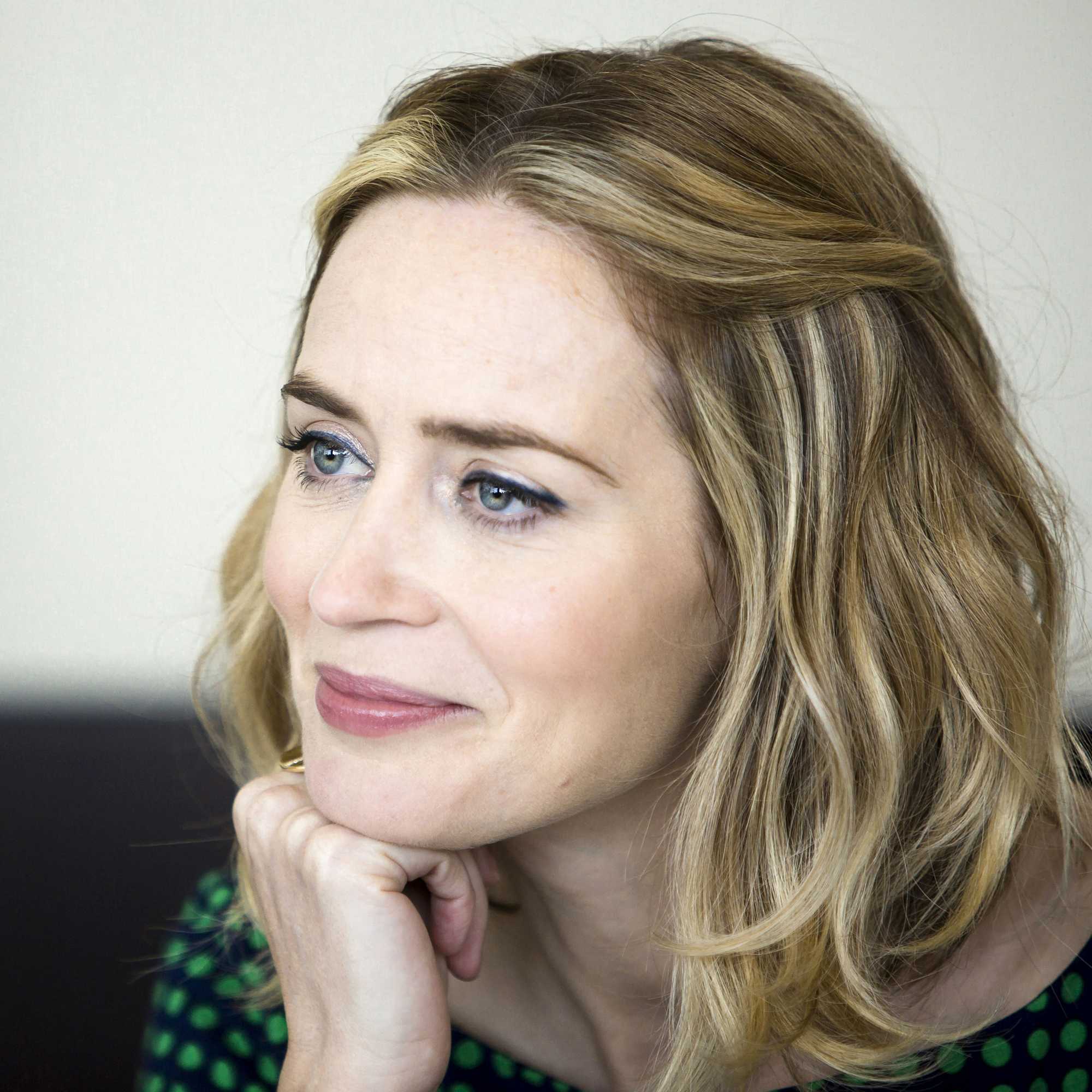 _The_Girl_on_the_Train__Press_Conference_-_September_26-17.jpg