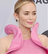 Emily_Blunt_-_25th_Annual_Screen_Actors_Guild_Awards_in_Los_Angeles_01272019-37.jpg