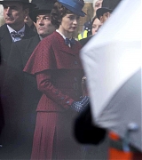 Emily_Blunt_-_Filming__Mary_Poppins_Returns__in_Central_London_on_March_3-04.jpg