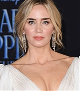 Emily_Blunt_-_World_Premiere_of_Disney_s_Mary_Poppins_Returns__in_Hollywood_11292018-11.jpg